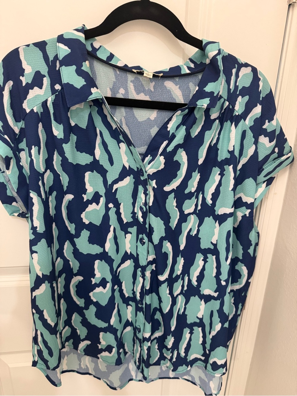 Umgee Navy, Aqua & White Abstract Print Button-Down Blouse size L